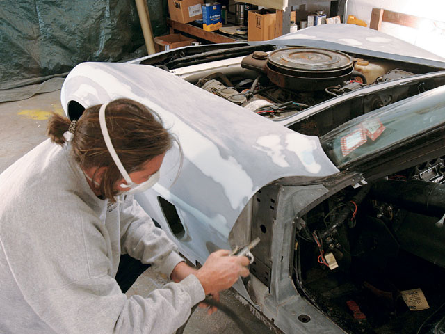Почему выполнять кузовной ремонт автомобиля следует на СТО?